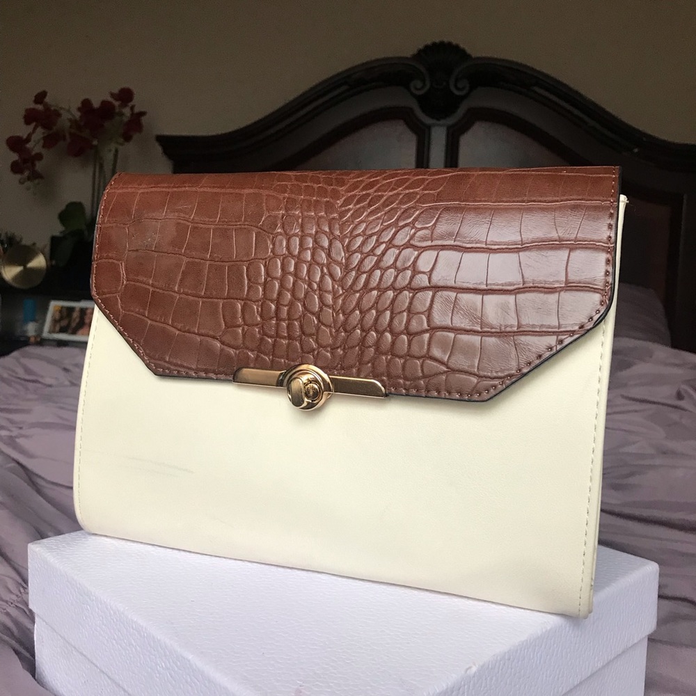 Chic snakeskin clutch